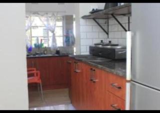Bennyz Guest House - 1