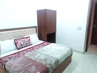 Kapoor Guest House and PG - 8