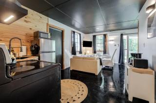 Secluded House Close to Sav Airport - 6