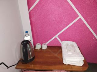 Golden Bar And Hotel - 4