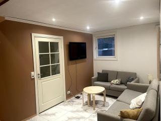 Three bedrooms central apartment with free parking - 0