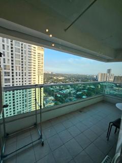 Huge 1BR Spacious Balcony - Manila - 3