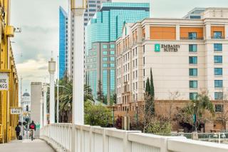 Embassy Suites by Hilton Sacramento Riverfront Promenade - Sacramento - 3