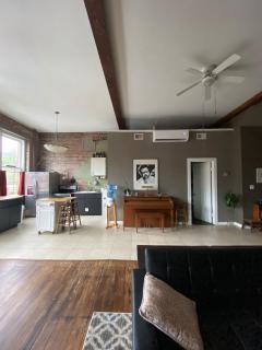 Loft Apartment Historic Downtown Main Street Sylva - Sylva - 1