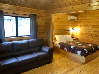 Lakewood Park Campground - Luxury Cabin - Barnesville - 9