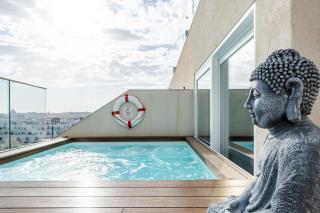 2br luxury penthouse and apartment, each with a terrace, private pool and Valletta views - 8