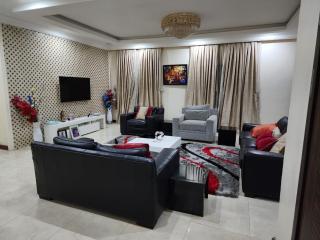 PEEK Luxury Family Home - Lekki - 0