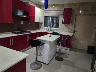 PEEK Luxury Family Home - Lekki - 3