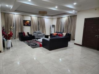 PEEK Luxury Family Home - Lekki - 2