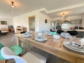 Maison rénovée 4 chambres, spacieuse pour 8 personnes - Sibiril - 2