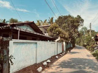 Hang Over Midigama - Weligama - 9