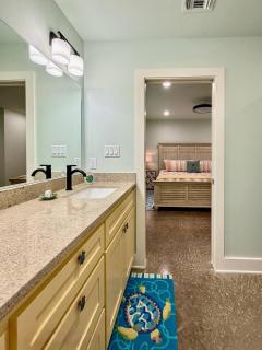 Red Drum 5/4.5 With Pool and Hot Tub - Port O'Connor - 3
