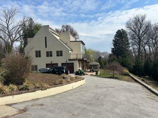 STAFFORD ESTATE in Charming Gladwyne - - 6