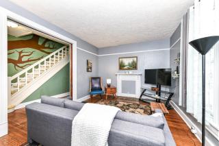 The Artsy Old House Fountain Square - 3