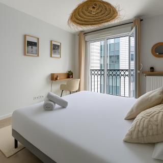 Oasis Lumineux and the Natural Home a Paris - 8 PAX - 2BR - Saint-Ouen - 8