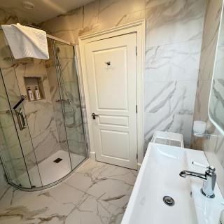 Castle View House Private 7BR sleeps 12 -Sea Views -5 min walk to Glenbeigh village - 10 min drive to Rossbeigh Beach and Dooks Golf Course - Glenbeigh - 6