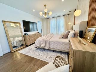 French Provincial with Grand Piano- Steps from DC - Mount Rainier - 6