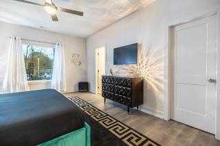 PoolTable-15 Mins to Uptown & DT-King Bed! - Charlotte - 2