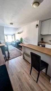 Modern & Cozy 2-BR Apartment - 0
