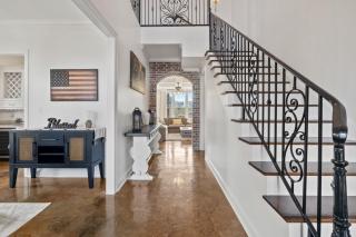 Cajun Luxury - Broussard - 6