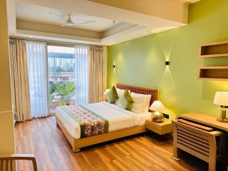 Hotel South Ex Residency - South Ex near AIIMS Delhi - Couple Friendly - 8