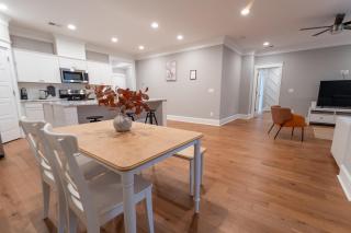 Big Modern Home with Ample Parking - Charleston - 1