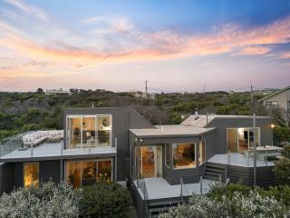 Nalu Retreat Luxe Beach Escape Steps From Ocean - Saint Andrews Beach - 5