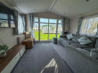 Great Caravan With Decking Southview Holiday Park In Skegness Ref 33002V - 2