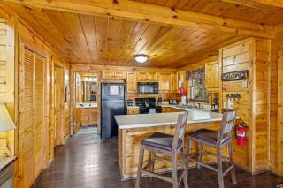 Black Bear Quarters! - Sevierville - 7
