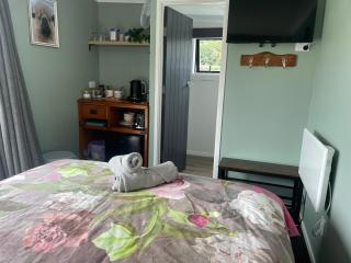 Robbies Hut - Greymouth - 6