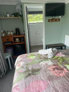 Robbies Hut - Greymouth - 3