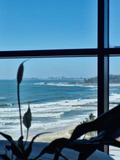 Luxury Beachside Apartment - 9