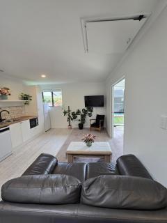 Modern 1-Bedroom Apartment Retreat - Tauranga - 9