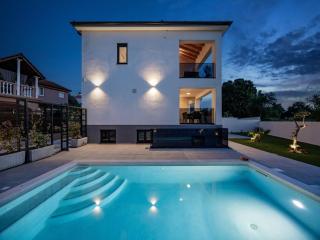 Beautiful villa in Stinjan near the beach - Štinjan - 5