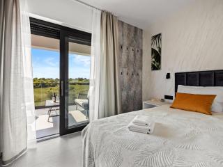 Villa in tinjan near Hidrobaza Beach - 1