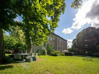 Manor Lakeside Escape - 8