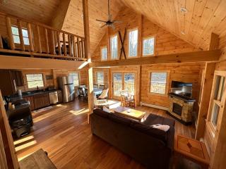 18HA Log home close to Franconia Notch privacy fire pit wifi pool gym passes - Sugar Hill - 4