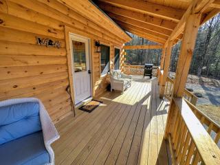 18HA Log home close to Franconia Notch privacy fire pit wifi pool gym passes - Sugar Hill - 5