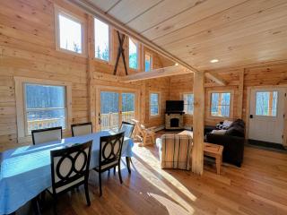 18HA Log home close to Franconia Notch privacy fire pit wifi pool gym passes - Sugar Hill - 1