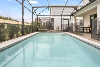 2440-5-TD-Perfect villa at Windsor - 3