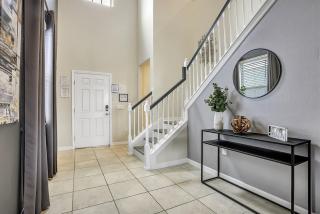 2440-5-TD-Perfect villa at Windsor - 1