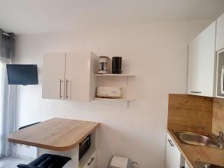 Studio rénové avec balcon, proche des Thermes de Lamalou, animaux acceptés, parking gratuit. - FR-1-451-131 - 4