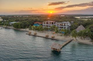 Villas at Playa de Coco - Placencia - 0