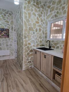 1 Min walk to the beach 2 Bed AC Free parking - 2