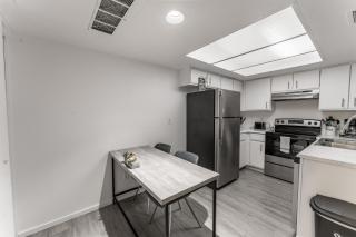 Mesa Riverview 1 BR with King Bed and Gated Patio - Mesa - 3