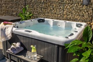 Spacious Home Sauna Hot Tub Pool Patio BBQ - Hohenfels-Essingen - 5
