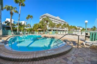 Coastal Retreat I Unbeatable Location I Sleeps 8 - Clearwater Beach - 5