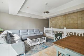 Coastal Retreat I Unbeatable Location I Sleeps 8 - Clearwater Beach - 1