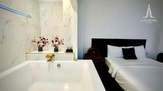 A In Hotel Glamour - 1