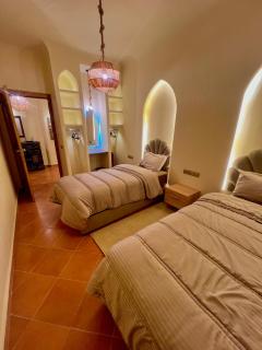 Riad Appart F3 Exceptionnel à Guéliz - À 5 min de la gare - Piscine, Wi-Fi et parking au cœur de Marrakech - 4